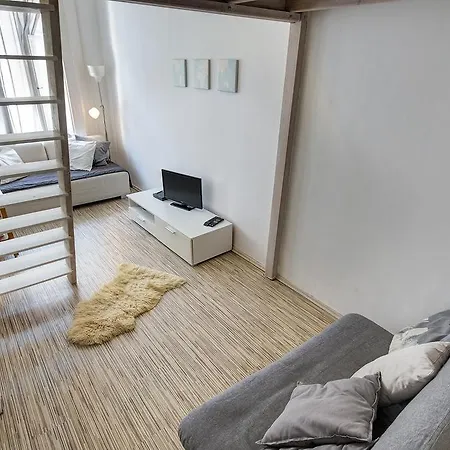 Cozy Oktogon *